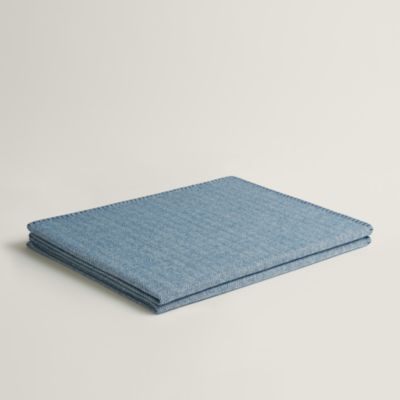 Home textiles: blankets, pillows and cashmere | Hermès USA